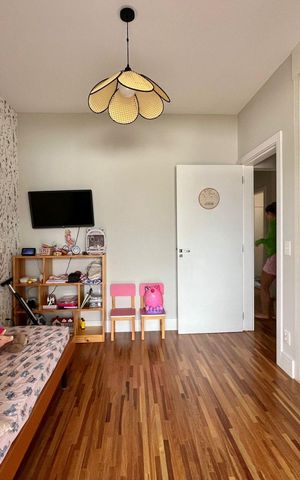 Casa de condomínio à venda com 340m², 4 quartos e 4 vagas Casa de condomínio à venda com 340m², 4 quartos e 4 vagasQuarto 2