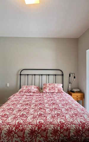 Casa de condomínio à venda com 340m², 4 quartos e 4 vagas Casa de condomínio à venda com 340m², 4 quartos e 4 vagasSuíte