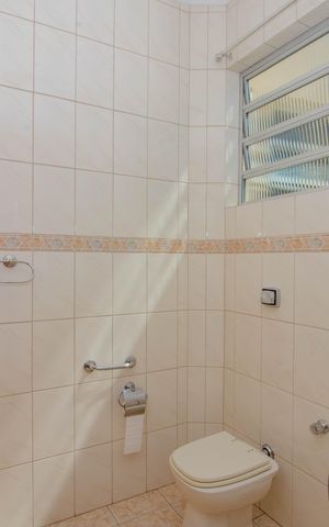 Casa à venda com 200m², 5 quartos e 1 vaga Casa à venda com 200m², 5 quartos e 1 vagaBanheiro Social- Segundo Piso