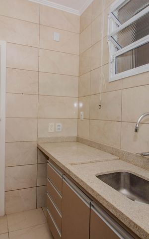 Casa à venda com 200m², 5 quartos e 1 vaga Casa à venda com 200m², 5 quartos e 1 vagaCozinha - Primeiro Piso
