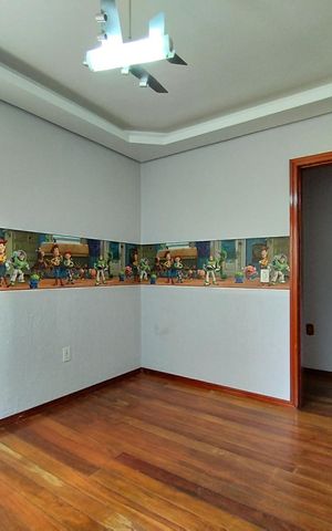 Casa à venda com 204m², 4 quartos e 6 vagas