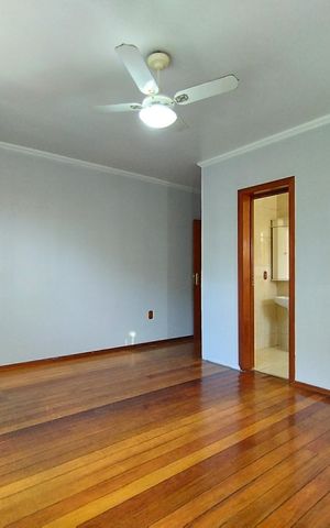 Casa à venda com 204m², 4 quartos e 6 vagas
