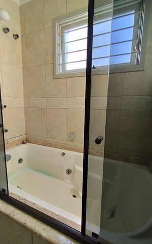 Casa à venda com 204m², 4 quartos e 6 vagas