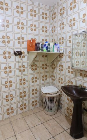 Casa à venda com 100m², 2 quartos e 2 vagasBanheiro 2