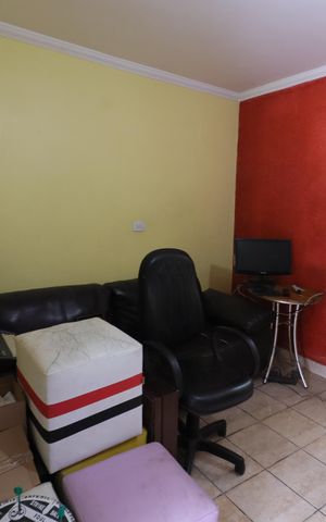 Casa à venda com 100m², 2 quartos e 2 vagasSala