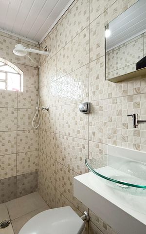 Casa à venda com 184m², 3 quartos e 2 vagas Casa à venda com 184m², 3 quartos e 2 vagasBanheiro Social