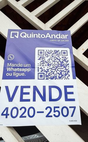 Casa à venda com 184m², 3 quartos e 2 vagas Casa à venda com 184m², 3 quartos e 2 vagasFachada