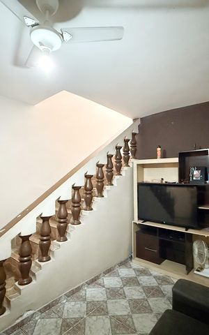 Casa à venda com 184m², 3 quartos e 2 vagas Casa à venda com 184m², 3 quartos e 2 vagasSala