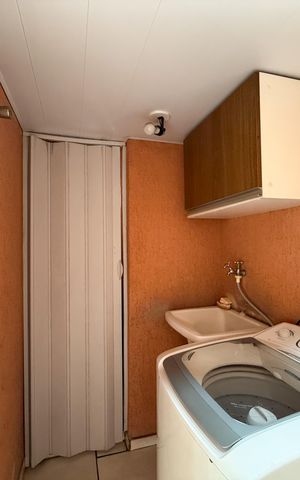 Casa à venda com 184m², 3 quartos e 2 vagas Casa à venda com 184m², 3 quartos e 2 vagasÁrea de Serviço e churrasqueira