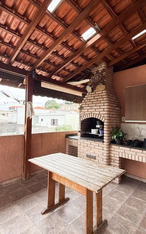 Casa à venda com 184m², 3 quartos e 2 vagas Casa à venda com 184m², 3 quartos e 2 vagasÁrea de Serviço e churrasqueira