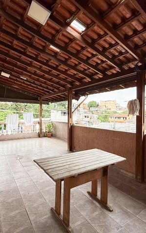 Casa à venda com 184m², 3 quartos e 2 vagas Casa à venda com 184m², 3 quartos e 2 vagasÁrea de Serviço e churrasqueira