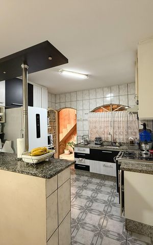 Casa à venda com 184m², 3 quartos e 2 vagas Casa à venda com 184m², 3 quartos e 2 vagascozinha