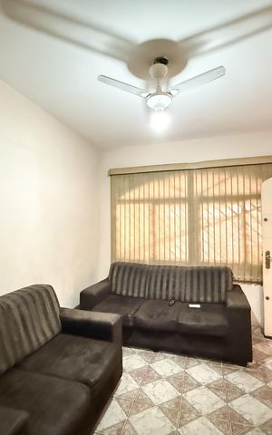 Casa à venda com 184m², 3 quartos e 2 vagas Casa à venda com 184m², 3 quartos e 2 vagasSala