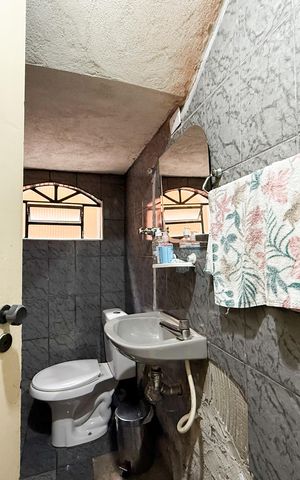 Casa à venda com 184m², 3 quartos e 2 vagas Casa à venda com 184m², 3 quartos e 2 vagasLavabo