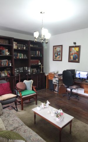 Casa à venda com 475m², 4 quartos e 4 vagasSala