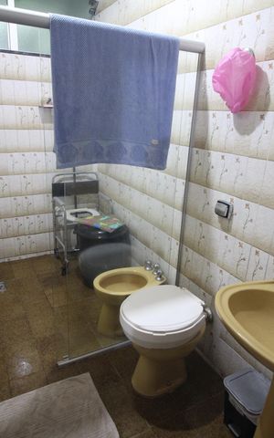 Casa à venda com 475m², 4 quartos e 4 vagasBanheiro