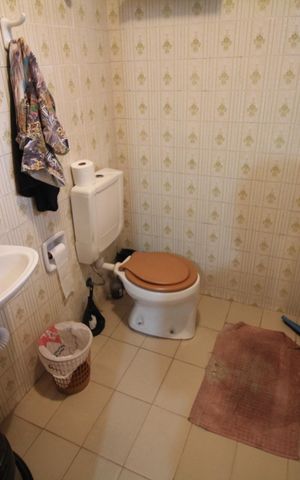 Casa à venda com 475m², 4 quartos e 4 vagasBanheiro 2