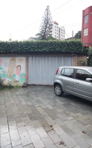 Casa à venda com 475m², 4 quartos e 4 vagasQuintal