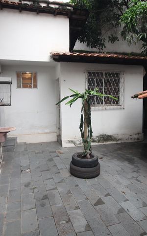 Casa à venda com 475m², 4 quartos e 4 vagasQuintal