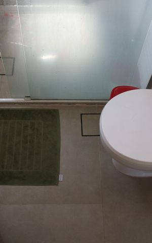 Apartamento à venda com 93m², 2 quartos e 2 vagasBanheiro 1
