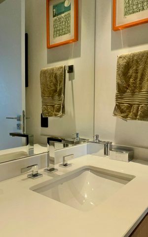 Apartamento à venda com 84m², 2 quartos e 2 vagas Apartamento à venda com 84m², 2 quartos e 2 vagasBanheiro