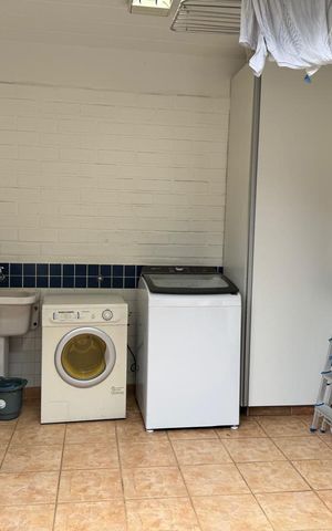 Casa de condomínio à venda com 367m², 4 quartos e 6 vagas