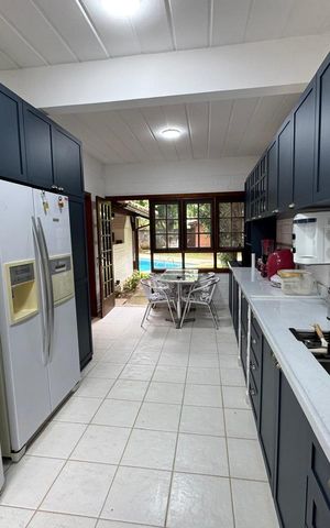Casa de condomínio à venda com 367m², 4 quartos e 6 vagas