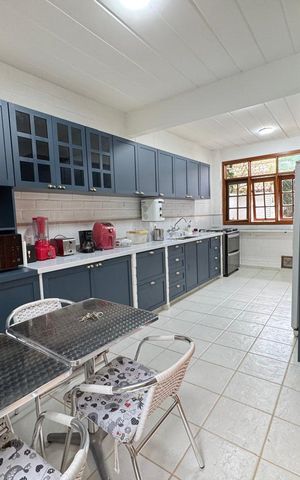 Casa de condomínio à venda com 367m², 4 quartos e 6 vagas