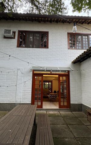 Casa de condomínio à venda com 367m², 4 quartos e 6 vagas