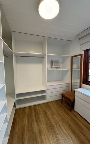 Casa de condomínio à venda com 367m², 4 quartos e 6 vagas