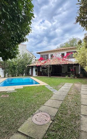 Casa de condomínio à venda com 367m², 4 quartos e 6 vagas