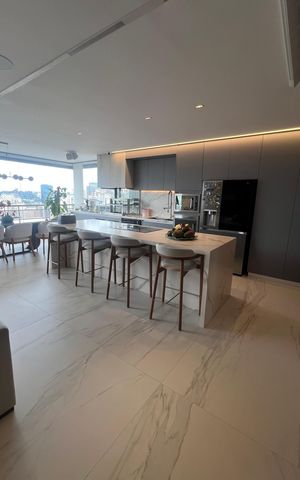Apartamento à venda com 200m², 3 quartos e 3 vagas