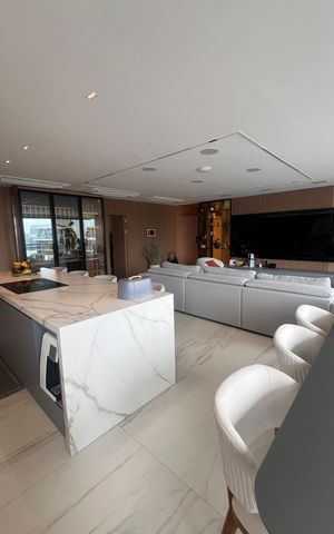 Apartamento à venda com 200m², 3 quartos e 3 vagas