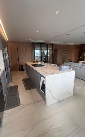 Apartamento à venda com 200m², 3 quartos e 3 vagas