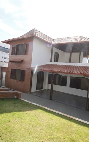 Casa para alugar com 525m², 5 quartos e 10 vagasÁrea externa