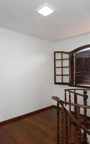 Casa para alugar com 525m², 5 quartos e 10 vagasCobertura