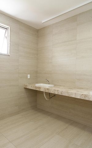 Casa para alugar com 525m², 5 quartos e 10 vagasBanheiro da Suíte