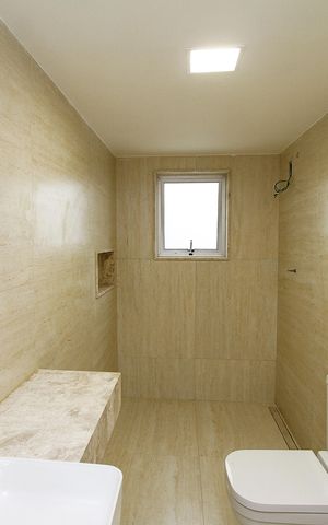 Casa para alugar com 525m², 5 quartos e 10 vagasBanheiro social