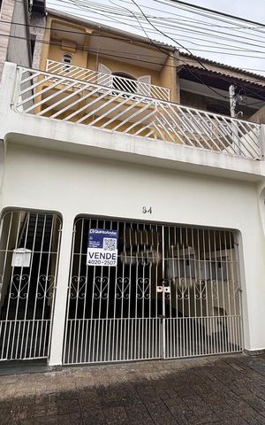 Casa à venda com 225m², 4 quartos e 2 vagasFachada 