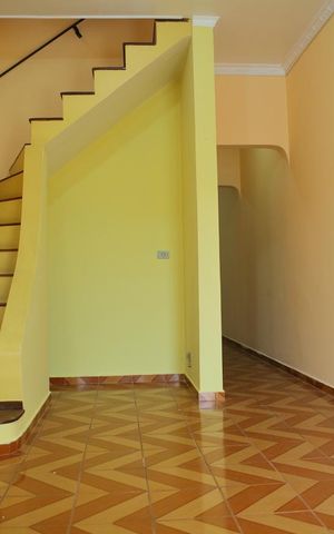 Casa à venda com 225m², 4 quartos e 2 vagasSala