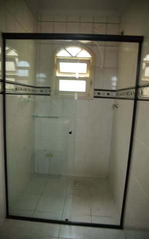 Casa à venda com 225m², 4 quartos e 2 vagasBanheiro da Suíte 