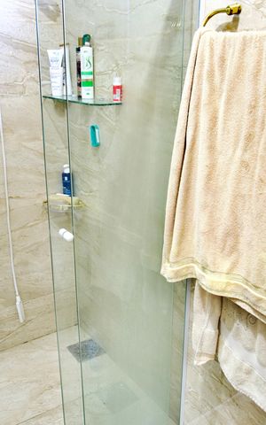 Casa à venda com 220m², 3 quartos e 3 vagas Casa à venda com 220m², 3 quartos e 3 vagasSuíte - Banheiro