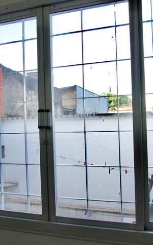 Casa à venda com 220m², 3 quartos e 3 vagas Casa à venda com 220m², 3 quartos e 3 vagasQuarto 2 - Janela