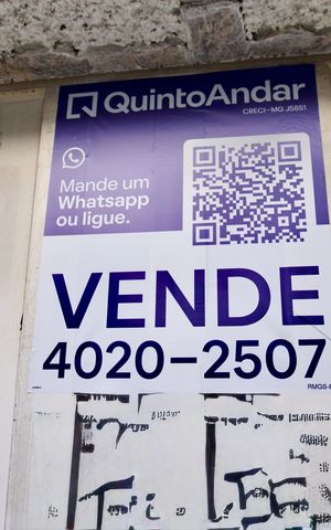 Casa à venda com 220m², 3 quartos e 3 vagas Casa à venda com 220m², 3 quartos e 3 vagasPlaca QuintoAndar