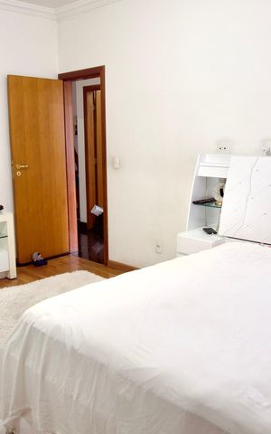 Casa à venda com 220m², 3 quartos e 3 vagas Casa à venda com 220m², 3 quartos e 3 vagasSuíte