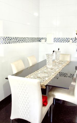 Casa à venda com 220m², 3 quartos e 3 vagas Casa à venda com 220m², 3 quartos e 3 vagasSala de Jantar