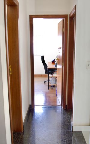 Casa à venda com 220m², 3 quartos e 3 vagas Casa à venda com 220m², 3 quartos e 3 vagasCorredor