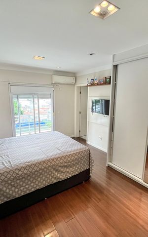 Casa à venda com 247m², 3 quartos e 5 vagas Casa à venda com 247m², 3 quartos e 5 vagasQuarto Suíte