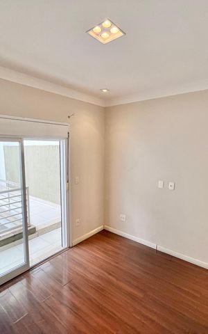 Casa à venda com 247m², 3 quartos e 5 vagas Casa à venda com 247m², 3 quartos e 5 vagasQuarto 3