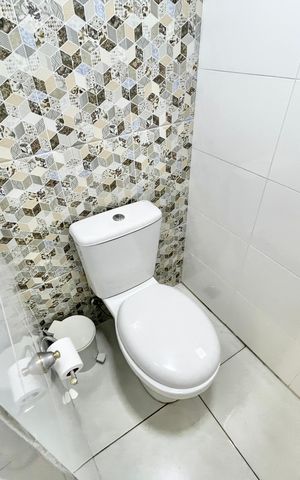Casa à venda com 247m², 3 quartos e 5 vagas Casa à venda com 247m², 3 quartos e 5 vagasBanheiro da Garagem
